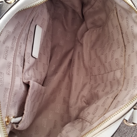 Micheal Kors handbag - Picture 2 of 2